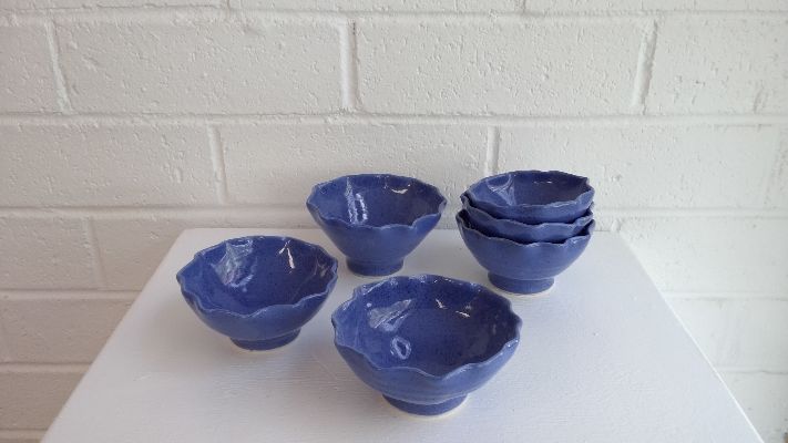 9. Set of 6 Small dark blue dessert bowls - Image 2